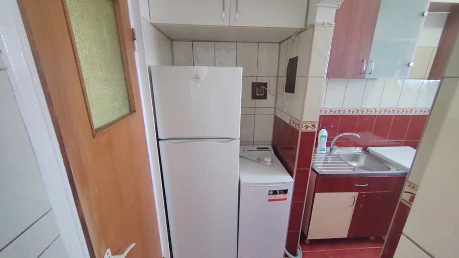 Metrou 1 Decembrie , PARCARE - Poză 6