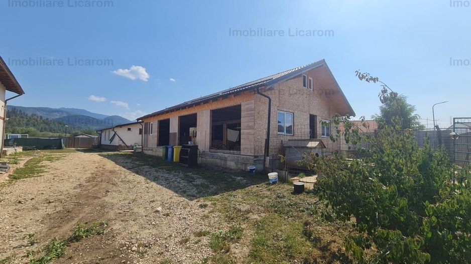 Proprietate in Cristian cu trei constructii+o fundatie,450000euro - Poză 18