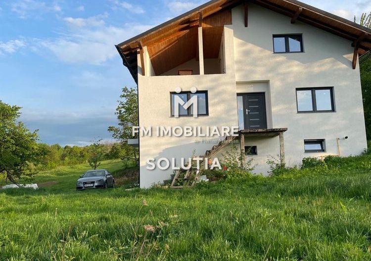 Casă/pensiune spațioasă în Berchez, Maramureș! - Poză 9
