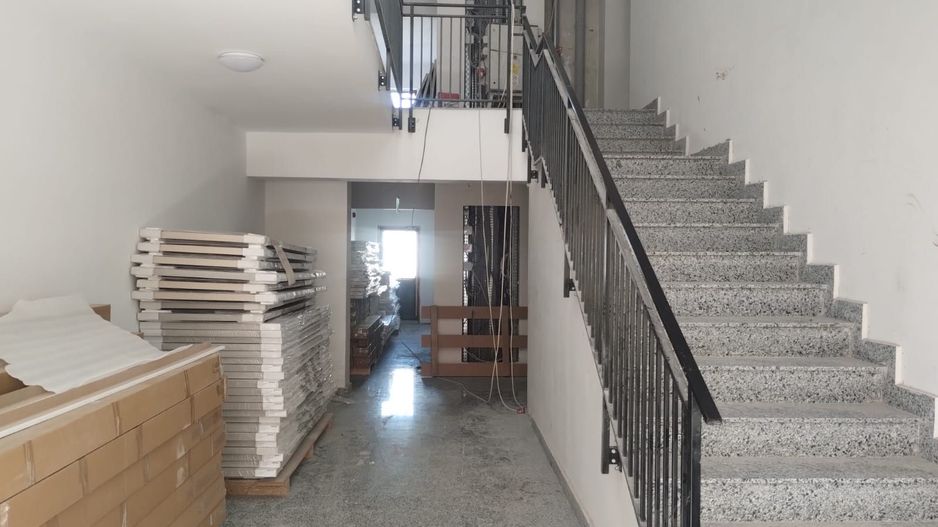 Apartament Decomandat Centrala Proprie Etaj 1 Metalurgiei - Poză 1