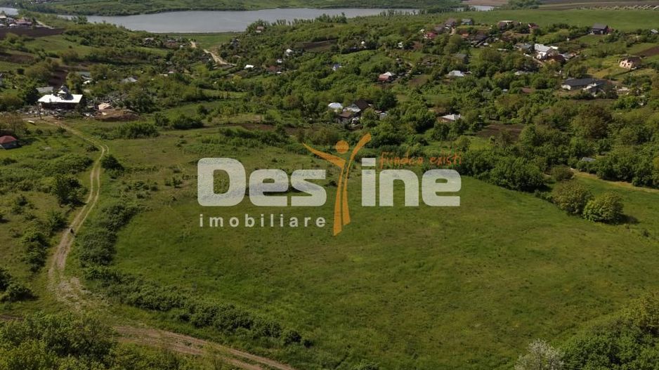 Teren intravilan cu acces dublu 462 mp Ciurbesti - Poză 1