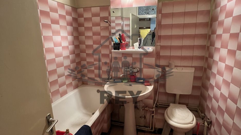 Apartament 4 camere decomandate 4 balcoane etaj 1 Str. Bâlea/Sibiu - Poză 10