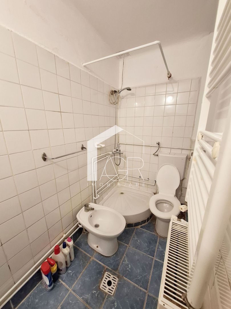 Casa cu 3 camere, zona Mihai Bravu - Poză 10