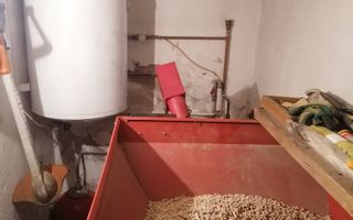 Casa si curte zona centrala - Poză 18