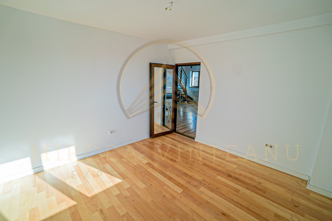 Lazu - Vila de vânzare compusă din P+1E+M. - Poză 30