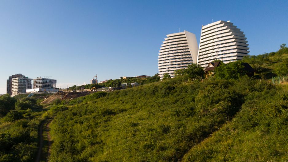 Teren construibil 4.000 mp, strada Frunzișului, lângă Wings - Poză 12