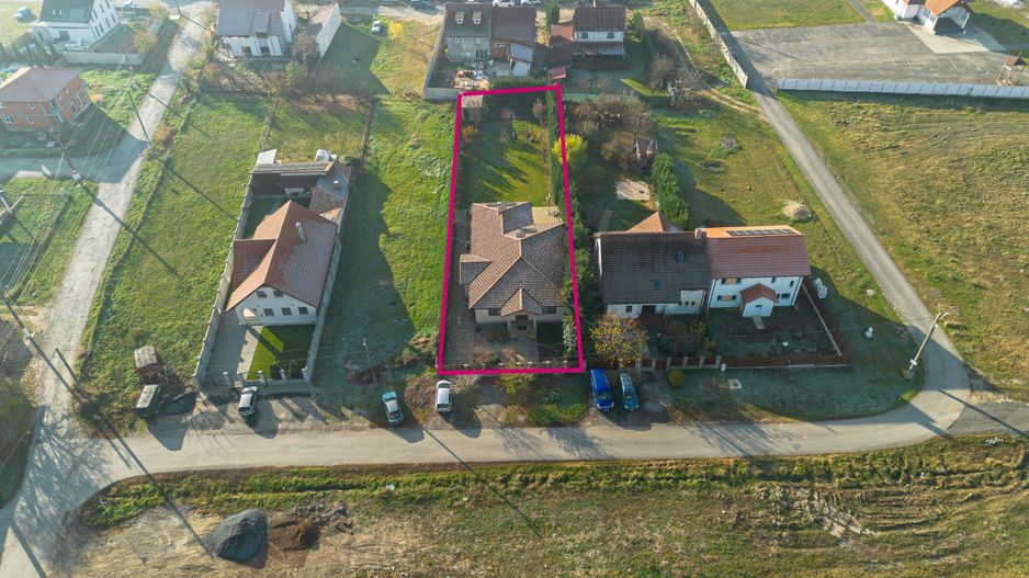 Vila premium cu teren generos! Confort și eficienta in Sanleani - Poză 13