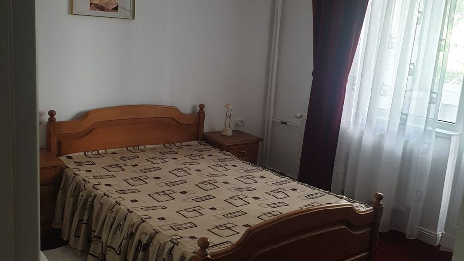 Vânzare Apartament 4 Camere /2 Minute de Mall Vitan Complet Renovat și Mobilat - Poză 8