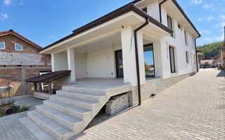 Casa premium la cheie, 4 camere, 1477 mp teren, Ciugud - Poză 3