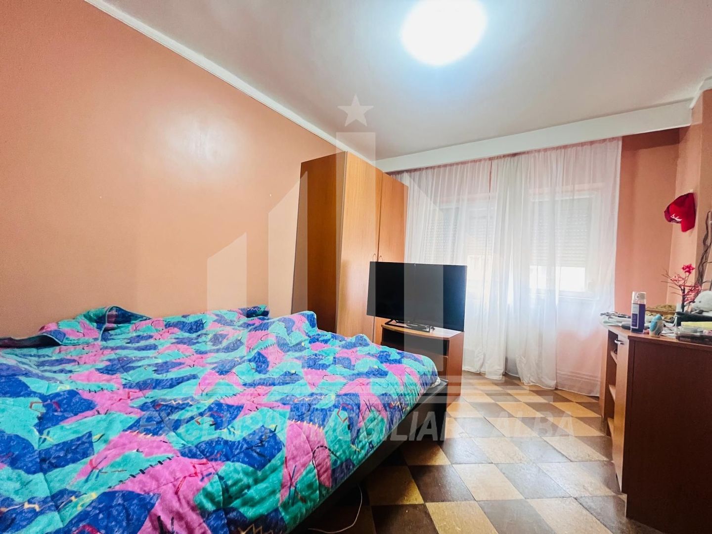 Apartament 2 camere, decomandat, etaj intermediar - Poză 2
