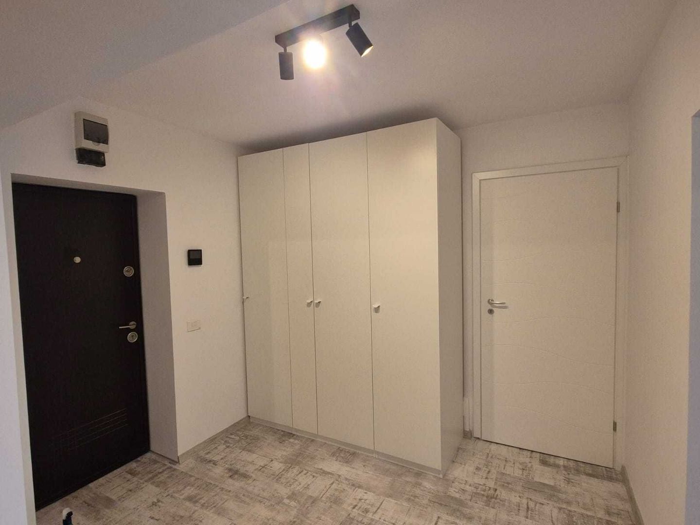 Apartament 2 camere, centrală proprie, modern, vedere spectaculoasă - Poză 7