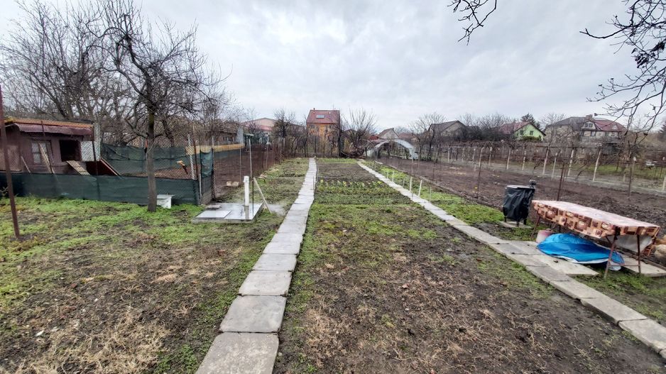 Casa de vanzare cu teren generos - Poză 15