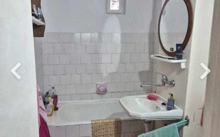 Vând sau schimb ap 3 camere - Poză 1