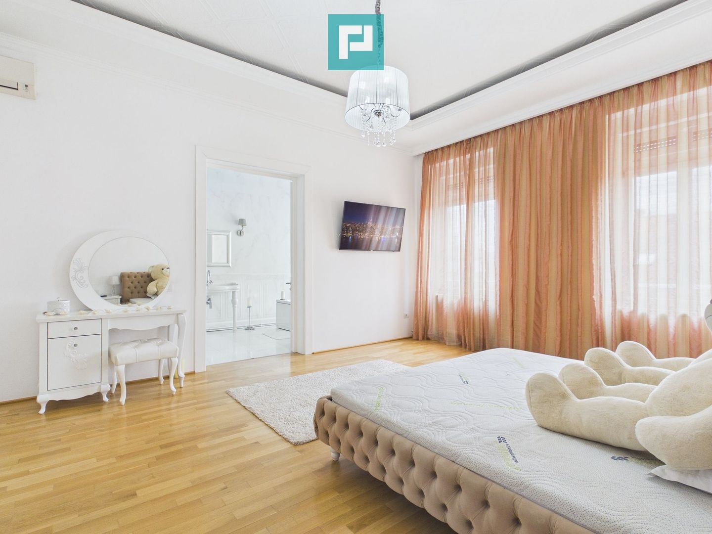 Apartament deosebit în clădire istorică central - Poză 20