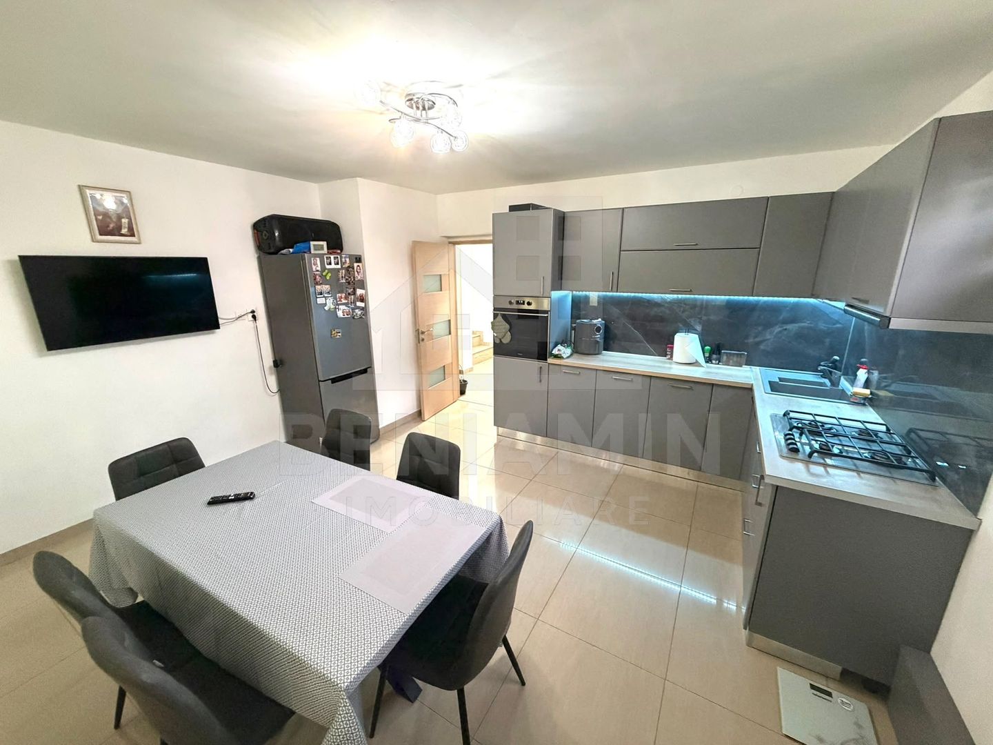 Casa moderna P+1- 3 dormitoare - centrala - mobilata utilata - Carcea - Poză 1