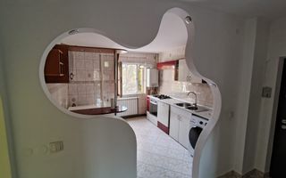 Apartament de vânzare, zona PODU ROȘ, 3 camere, semidecomandat, etaj 1 - Poză 10