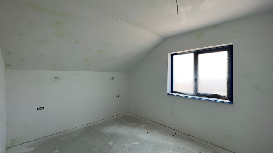 Casă individuală cu garaj-Moșnița Veche - Poză 12