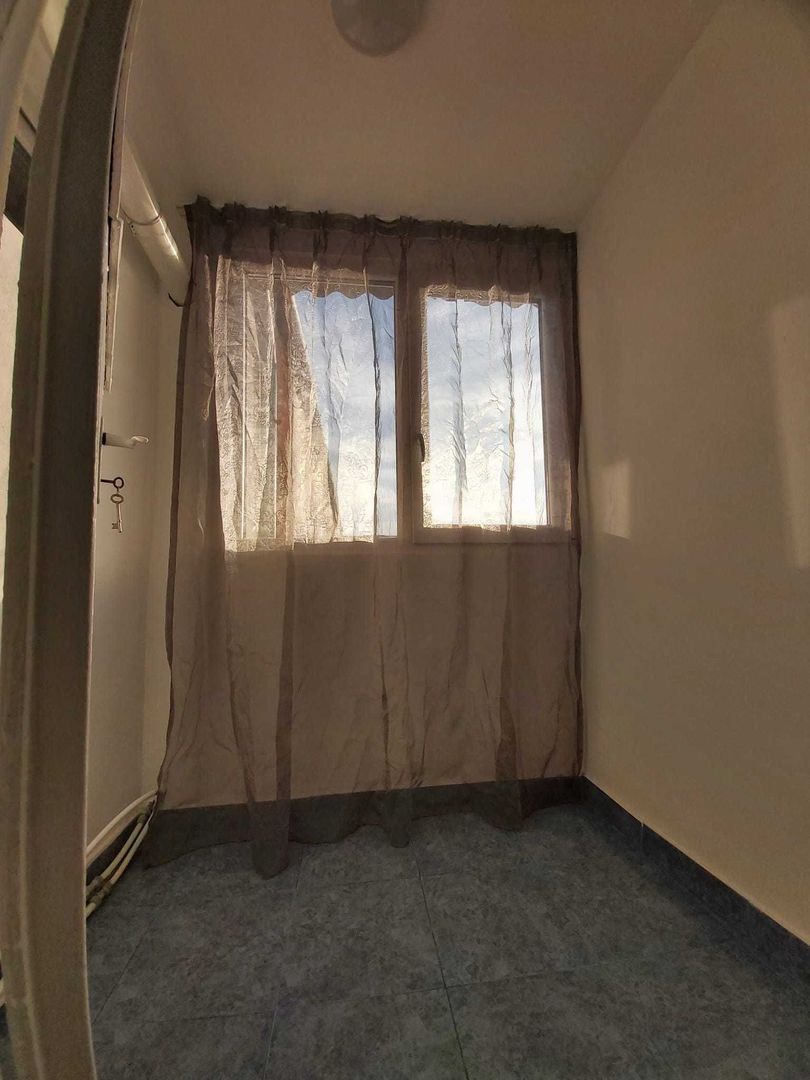 Apartament de vanzare, 2 camere, balcon inchis, 45 mp utili, Sebes - Poză 2