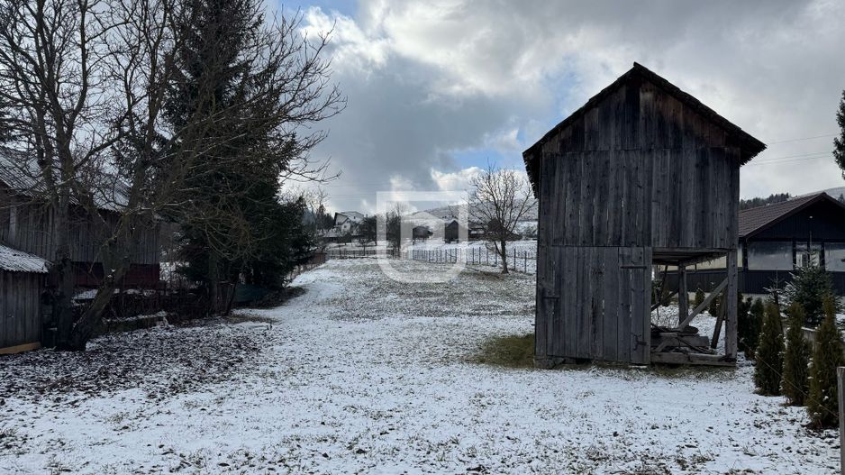 De vanzare casa, atelier fierarie, 4 anexe - 2507 mp in Manastirea Humorului - Poză 13