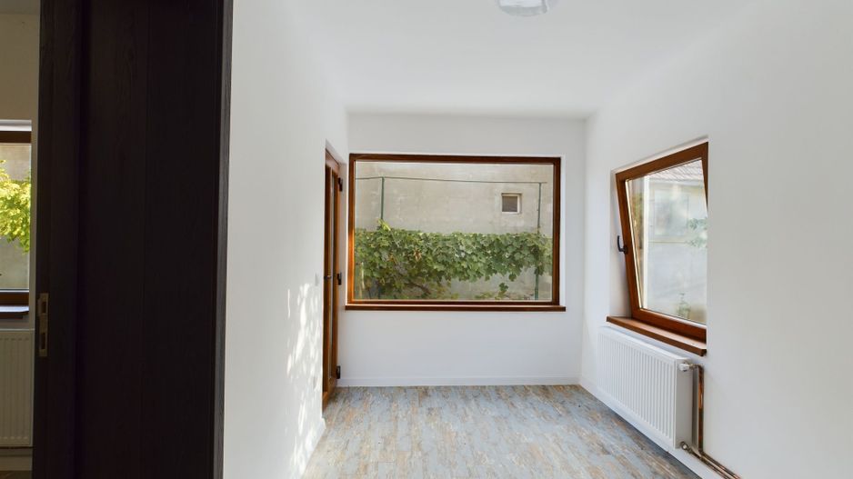 Casă cu 4 camere în Urseni, complet renovată! - Poză 3