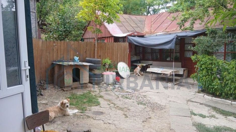 Teren intravilan 1.450 mp cu casă bătrânească și anexă în Podu Iloaiei, Iași - Poză 2