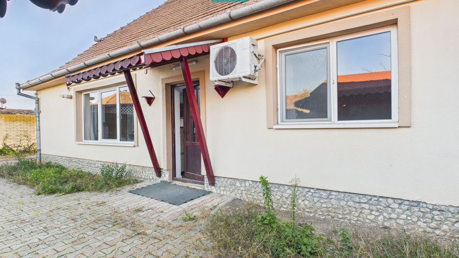 Casă spațioasă cu 4 camere în Vladimirescu - Poză 6