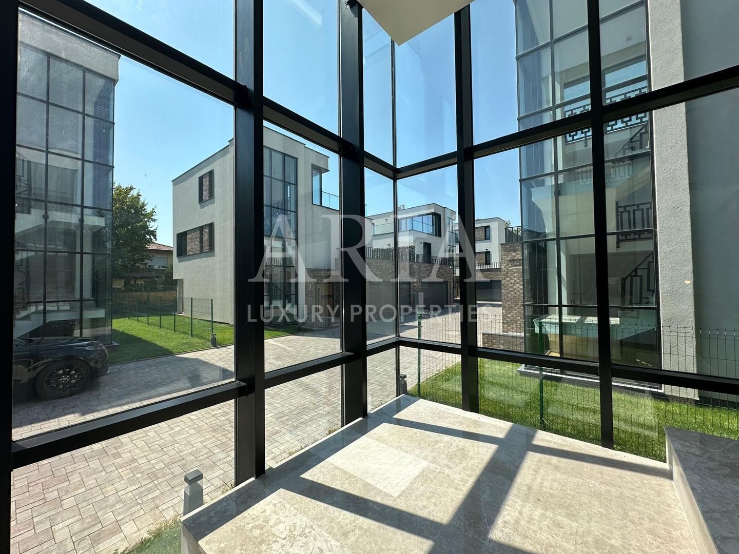 VILLA FIRST RENT – GARAJ - GATED COMPLEX - Poză 2