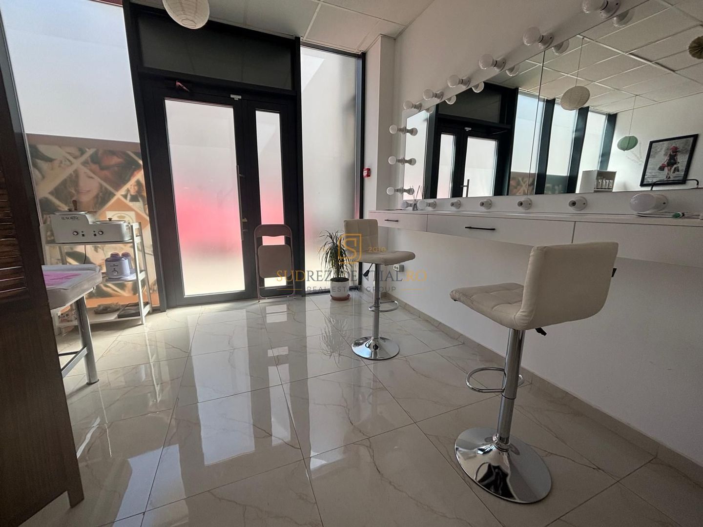 De vanzare afacere la cheie – Salon utilat si mobilat, Bd. Metalurgiei - Poză 20