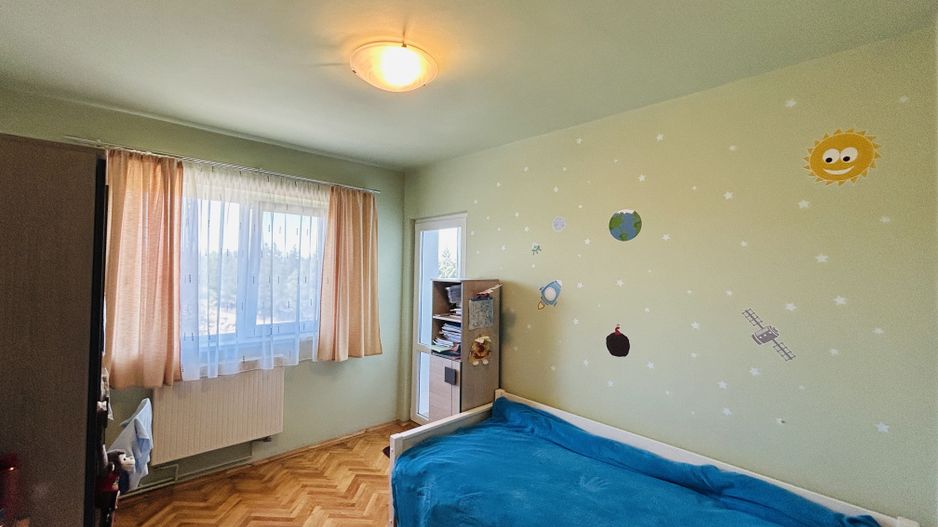 Apartament decomandat, cu 3 camere, 2 bai, 2 balcoane - Zona Strand - Poză 9