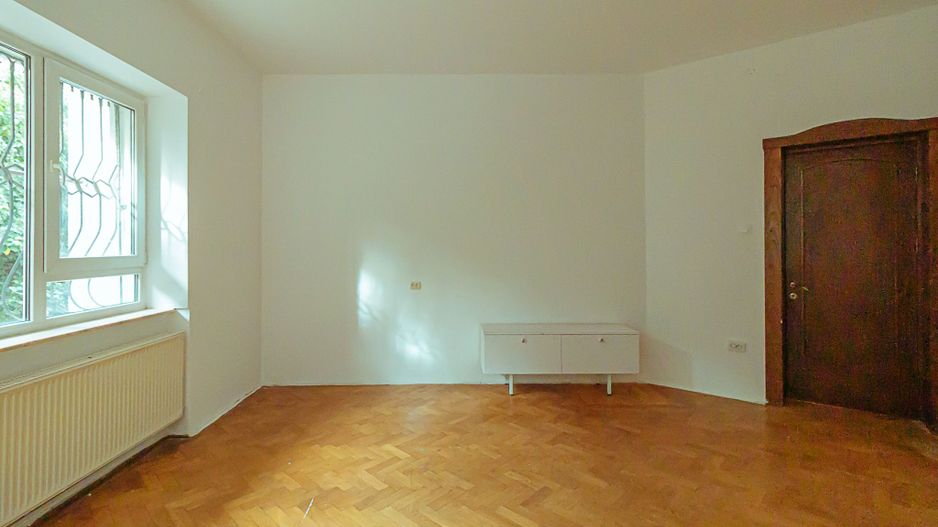 Ultracentral, apartament in casa, pretabil locuit si/sau birouri - Poză 17