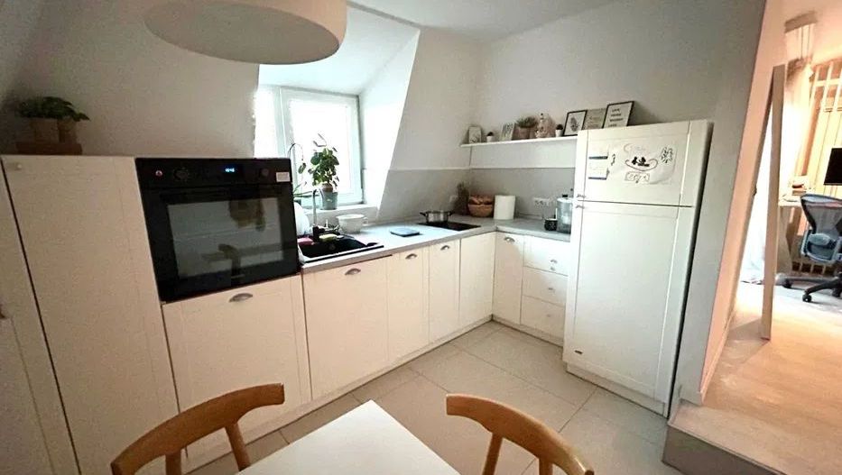 APARTAMENT LA MANSARDA ZONA CAPITALE - Poză 5