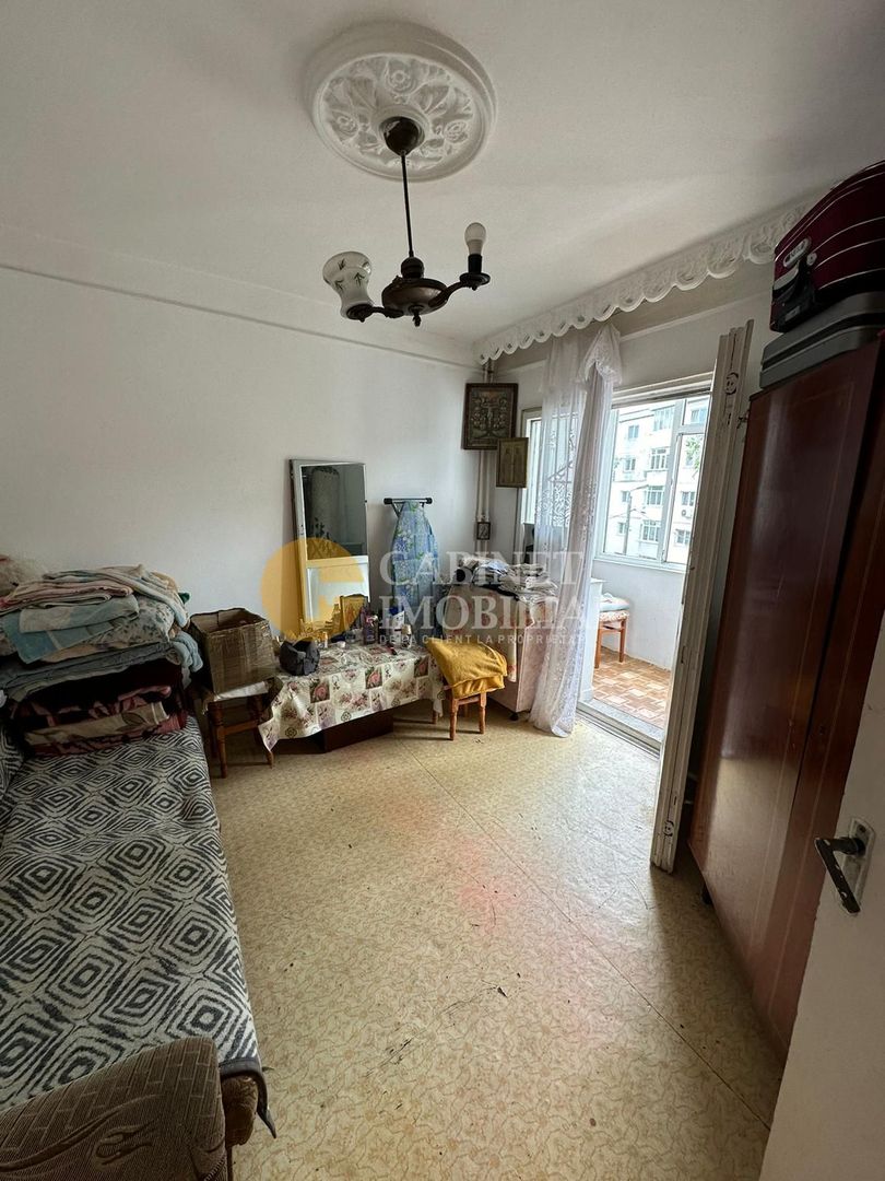 Nicolina- 3 Camere Decomandat -Etaj 2 Bloc 1986 -73mMp - Poză 4