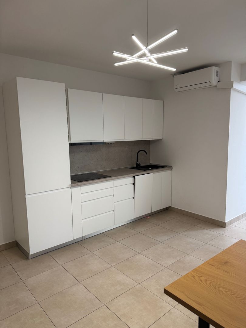 De inchiriat apartament cu 3 camere , Aparatorii Patriei - Poză 1