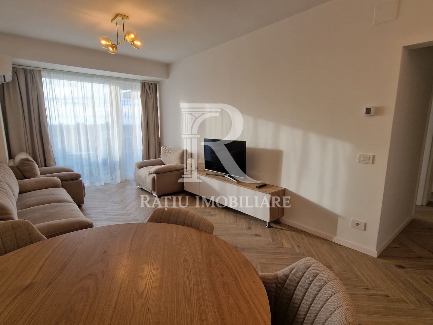 Apartament cu 3 camere | Prima Arena | Oradea - Poză 1