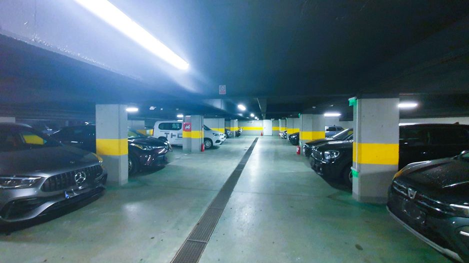 Penthouse cu 2 parcări subterane, vedere panoramică spre Tâmpa – Centrul Civic - Poză 24