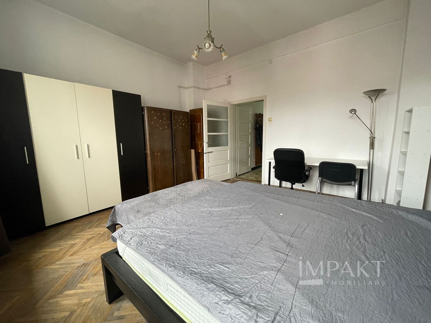Apartament cu 2 camere in inima orasului - Poză 2