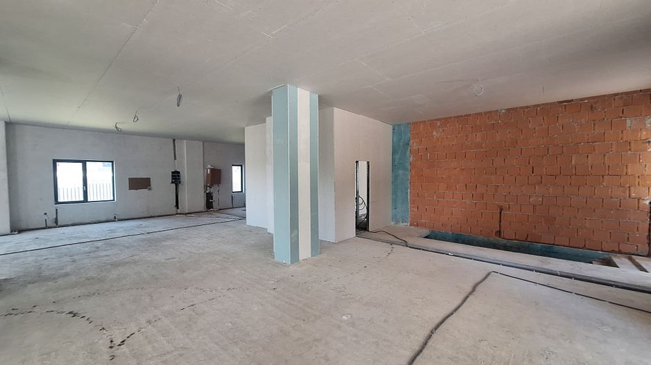 Spatiu Comercial - Bloc Nou - Stradal - 560 mp - 8 parcari - Poză 11