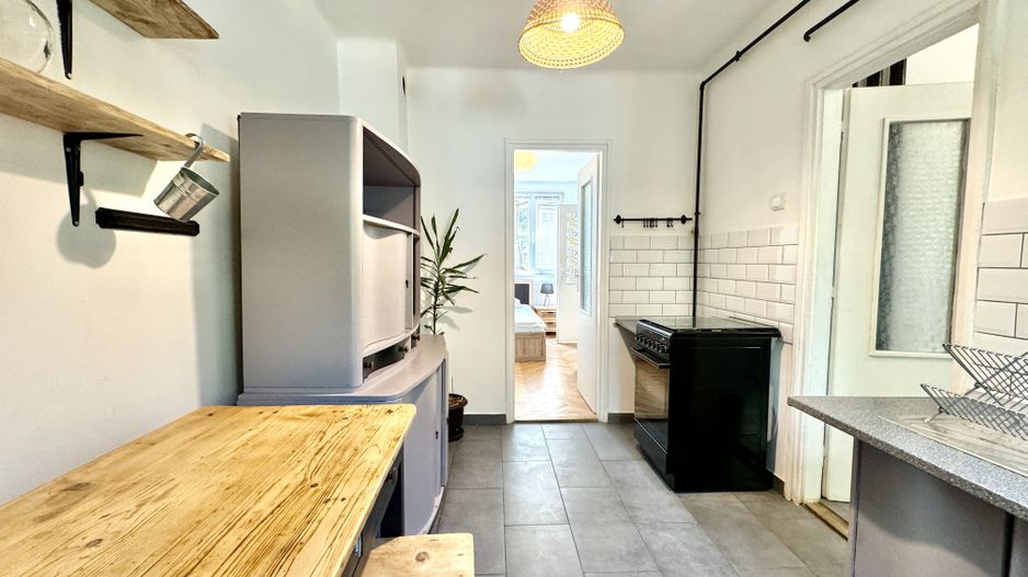 Apartament 2 camere, primitor, cu garaj, in zona Centrala-Universitate - Poză 12