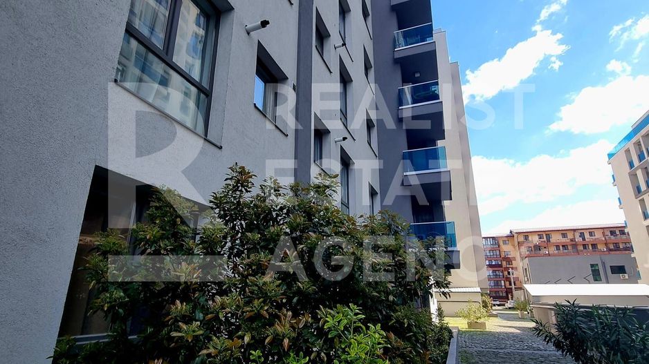 Chirie - Apartament cu terasă și priveliște spre Parcul Verdi - Poză 13