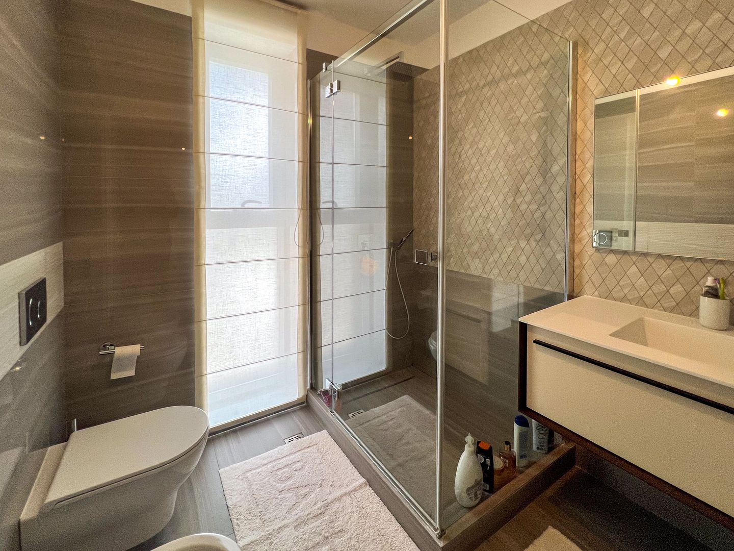 Ready to move  |  Vila premium cu piscina și jacuzzi încălzite - Poză 4