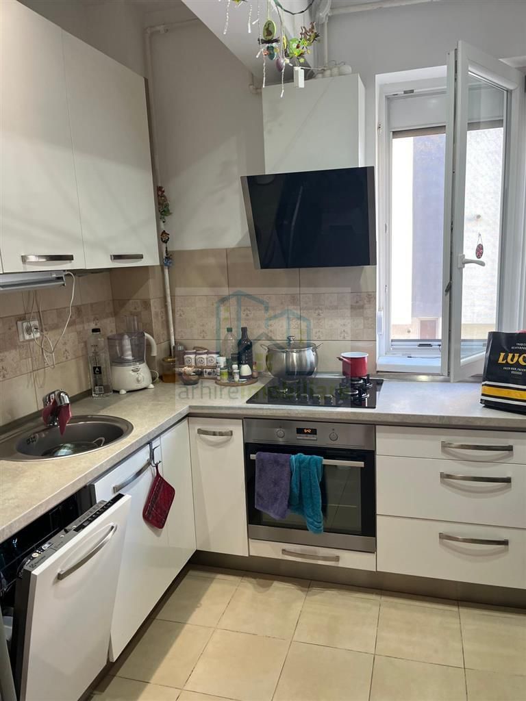 Apartament 3 camere decomandat et 1/4 2 bai loc de parcare inclus in pret - Poză 11