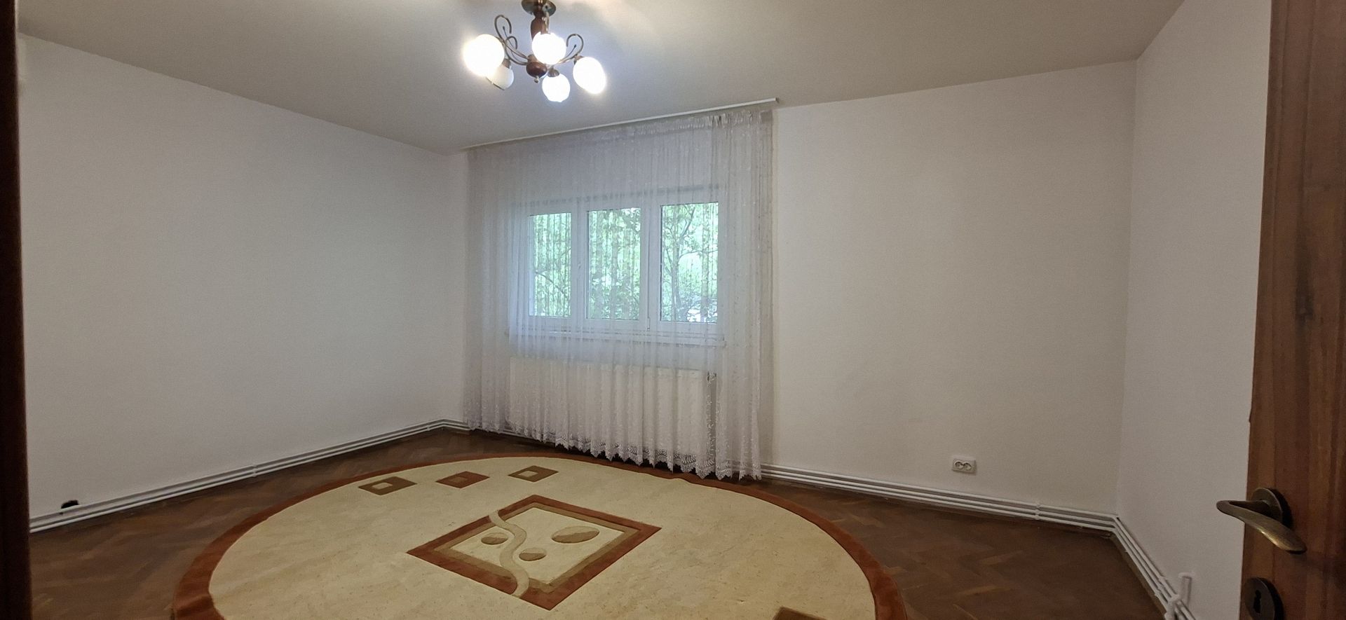 Apartament de inchirat cu 4 camere + garaj- Torontalului - Poză 13