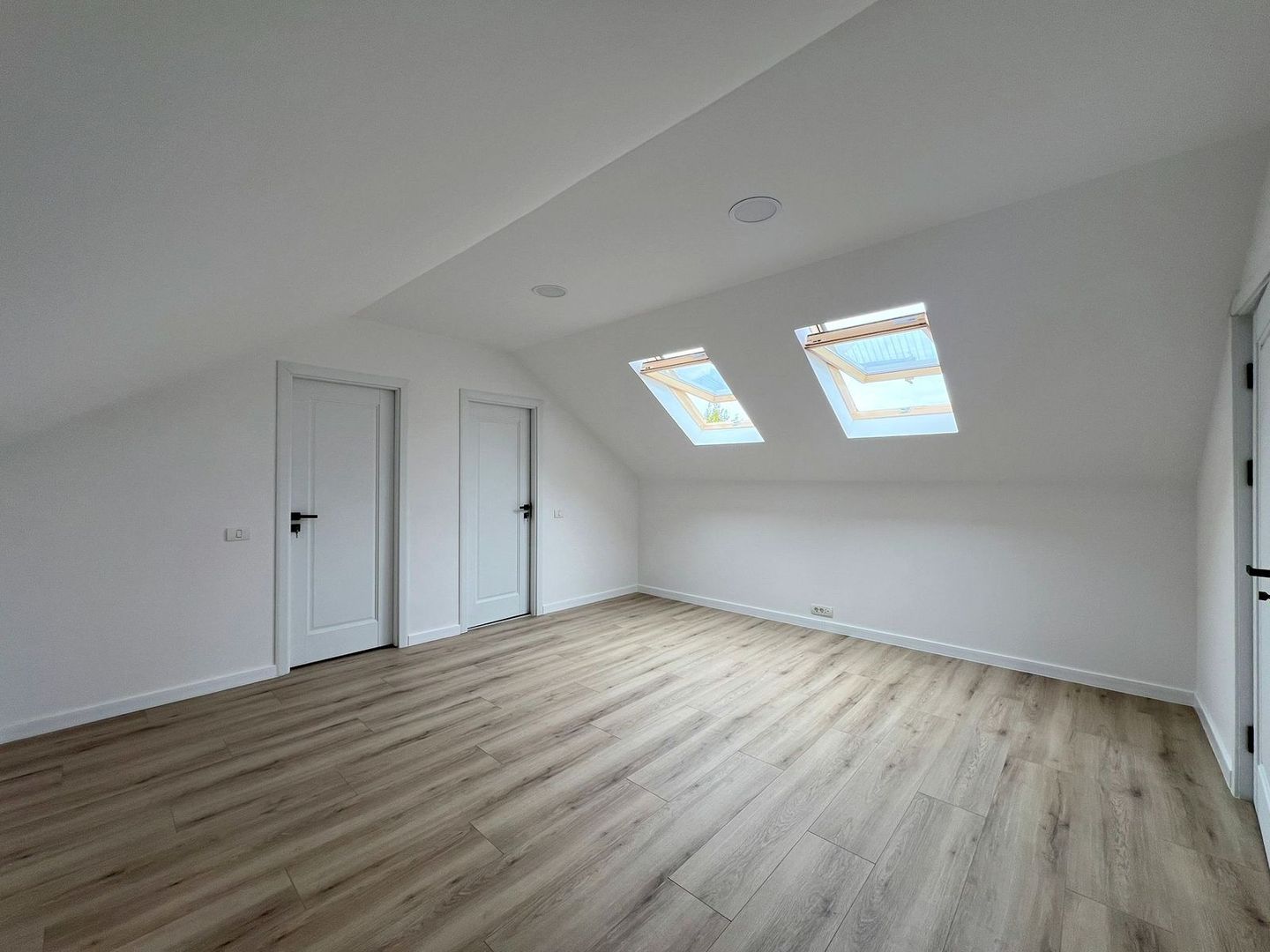 Casa Pipera P+M 3 camere - Poză 12