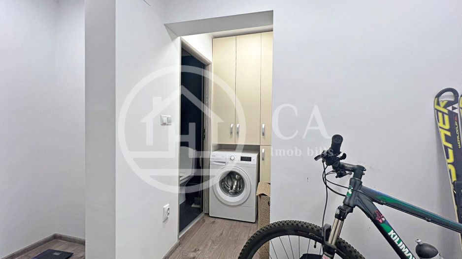 Apartament de vânzare cu 3 camere in zona Rogerius, Oradea - Poză 4