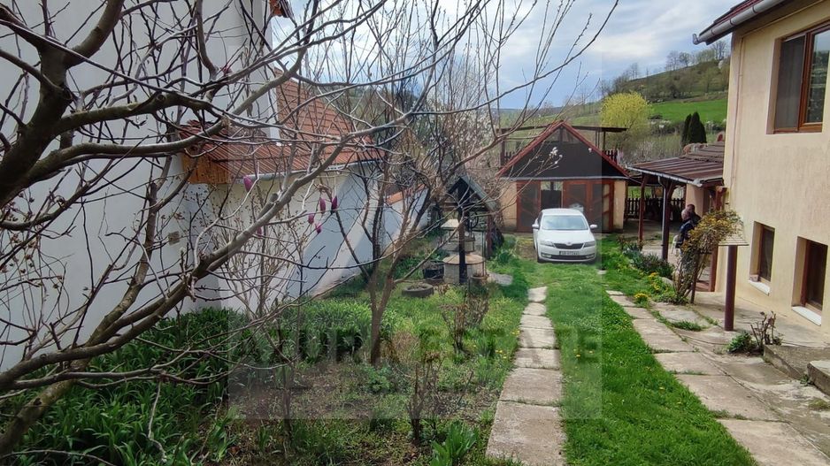 Casa 4 camere 2 bai garaj inchis pivnita si teren 740 mp in Seica Mica - Poză 21