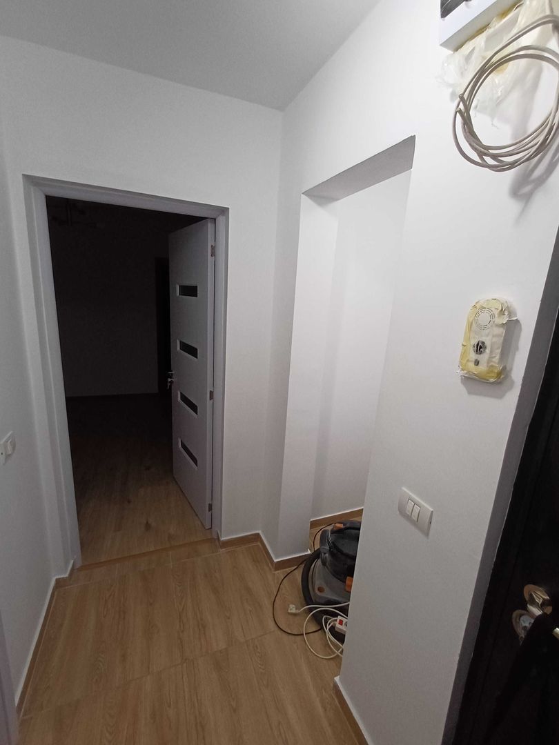 Apartament  2 cam, Micro 16,et 4,renovat toatal - Poză 3