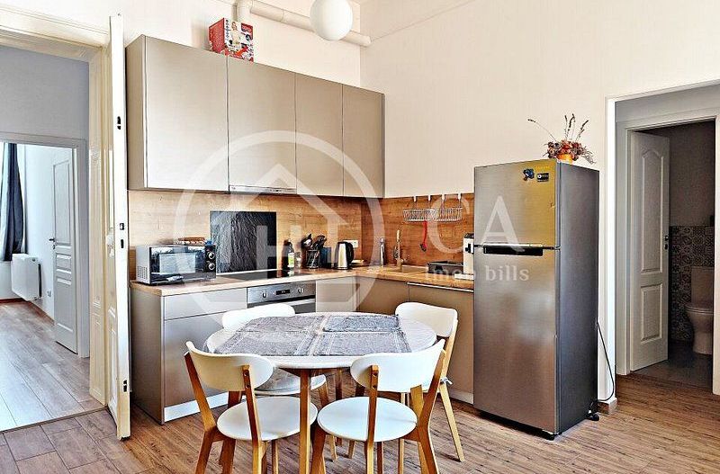 Apartament de inchiriat, 3 camere, ultacentral, la 2 min.de Piata Unirii, Oradea - Poză 1