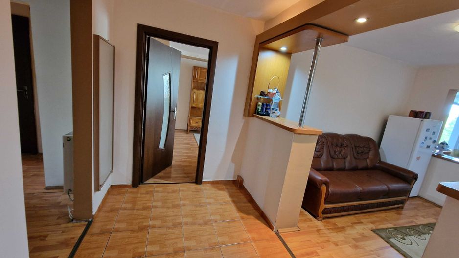 Apartament 3 camere decomandat  zona Big Nou etaj 3/4 - Poză 2