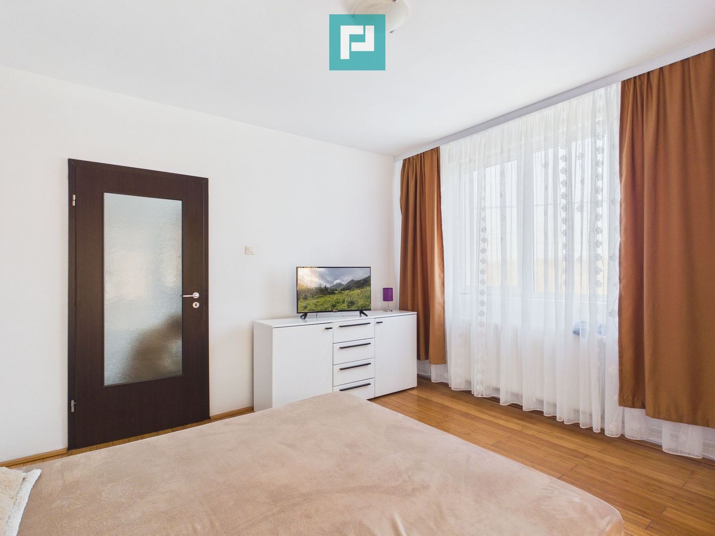 Casă individuală 8 camere - Dudeștii Noi - Poză 10