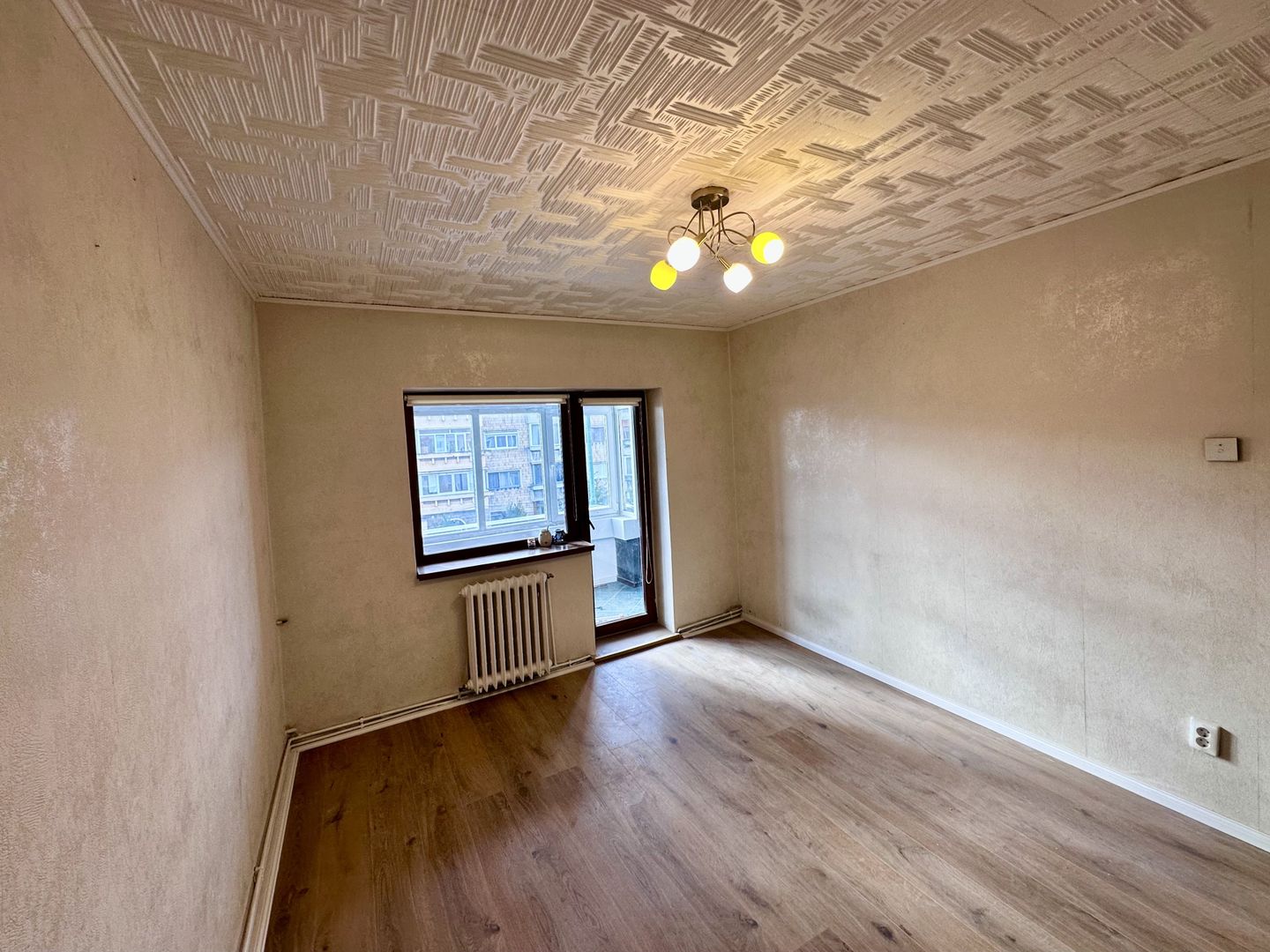 Apartament decomandat 3 camere de închiriat în Piața Bălcescu - Poză 12